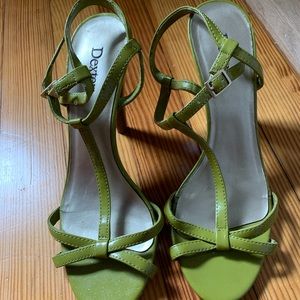 DEXTER green heels